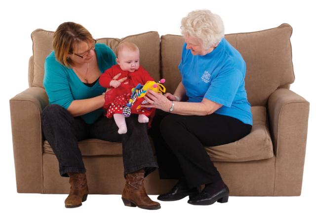F DSC_9048_volunteer_mum_baby_sofa_jpg F DSC_9048_volunteer_mum_baby_sofa_jpg
